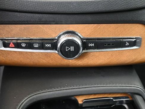 Certified 2023 Volvo XC90 B6 Plus w/ Protection Package Premier image 29