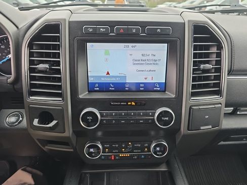 Used 2021 Ford Expedition XLT image 12