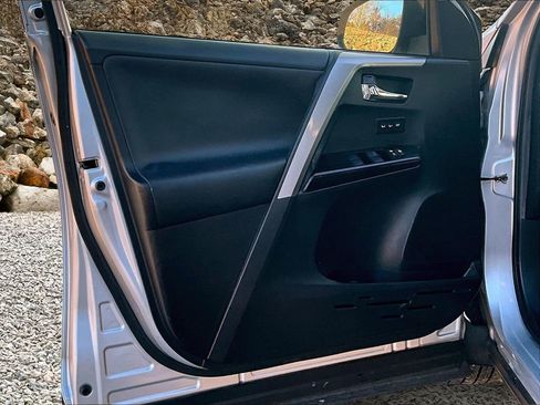 Used 2016 Toyota RAV4 Limited w/ Advanced Technology Package image 20