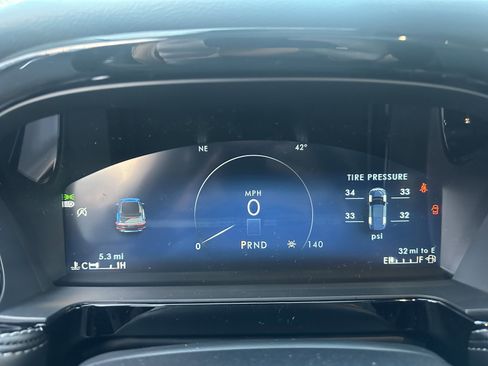 New 2026 Lincoln Corsair Premiere image 13