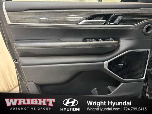 Used 2022 Jeep Wagoneer Series III w/ Premium Group I image 9