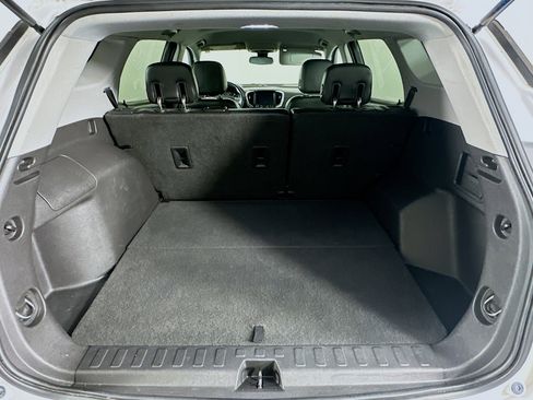 Used 2020 GMC Terrain SLT image 29