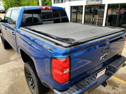Used 2018 Chevrolet Silverado 1500 LT w/ LPO, Black Pack AWD/4WD image 8