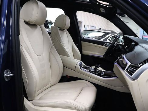 Used 2021 BMW X5 sDrive40i w/ Premium Package RWD image 13