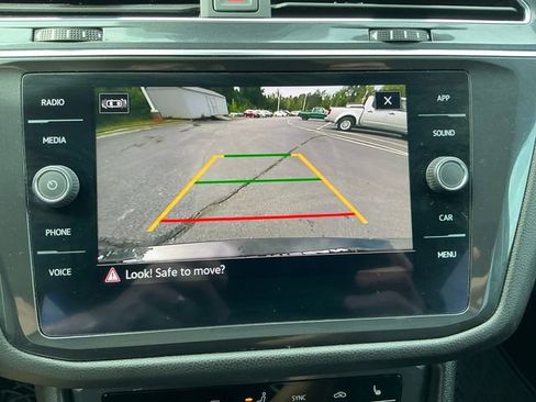 Used 2022 Volkswagen Tiguan SE image 20