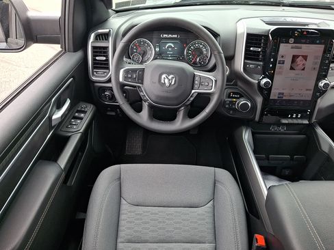 Used 2025 RAM 1500 Big Horn AWD/4WD image 11