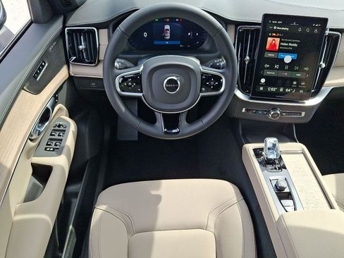 Used 2026 Volvo XC90 B6 Plus w/ Protection Package Premier AWD/4WD image 7