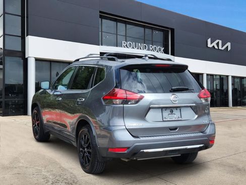 Used 2017 Nissan Rogue SV w/ Midnight Edition FWD image 6