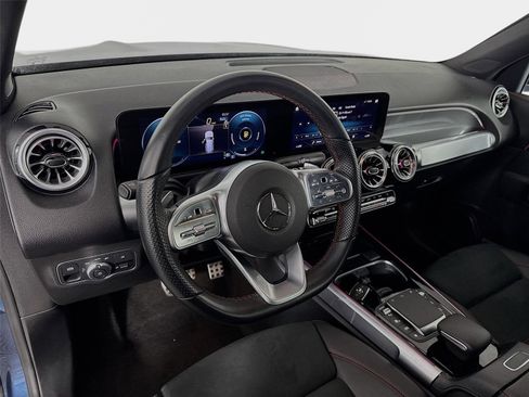 Used 2023 Mercedes-Benz GLB 250 w/ AMG Line image 10