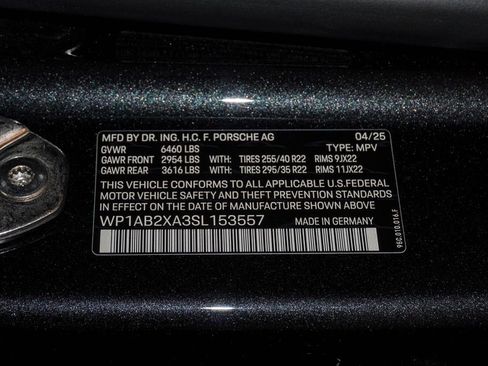 Certified 2025 Porsche Macan 4S Electric AWD/4WD image 30
