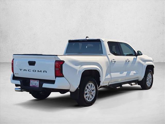 Certified 2025 Toyota Tacoma SR5 AWD/4WD image 5