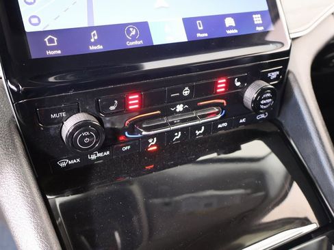 Used 2022 Jeep Grand Cherokee Limited w/ Trailer Tow Prep Group (B) image 8