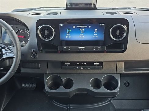 New 2025 Mercedes-Benz Sprinter 2500 image 13