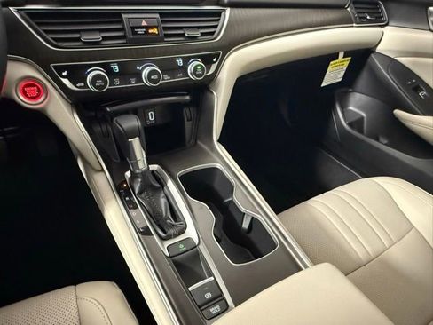 Used 2020 Honda Accord EX-L image 25