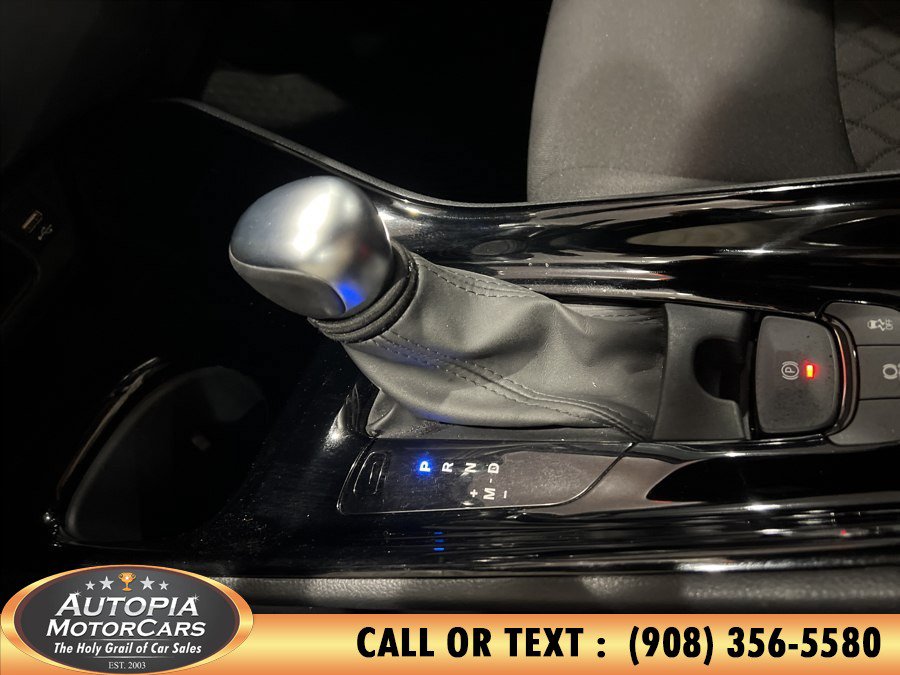Used 2022 Toyota C-HR XLE FWD image 29