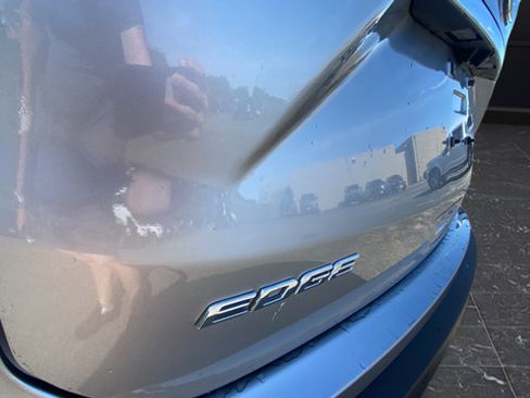 Used 2020 Ford Edge Titanium AWD/4WD image 31