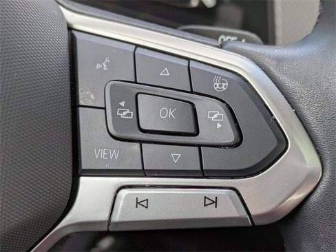 Used 2024 Volkswagen Atlas Peak Edition SE image 31