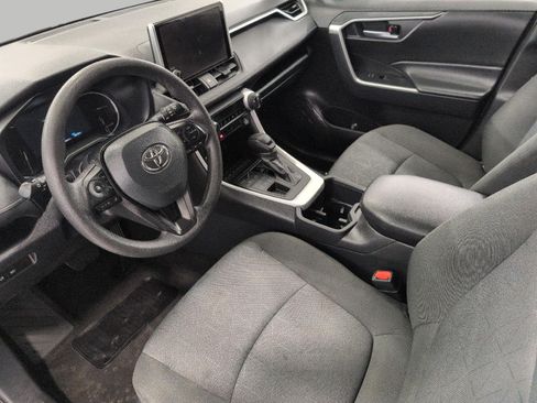 Used 2025 Toyota RAV4 XLE AWD/4WD image 10