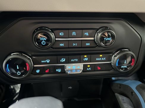 Used 2022 Ford Bronco Wildtrak AWD/4WD image 25