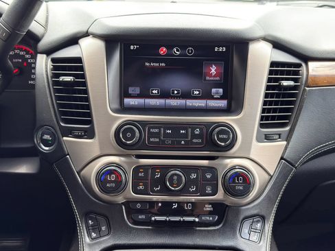 Used 2015 GMC Yukon Denali w/ Premium Package RWD image 31