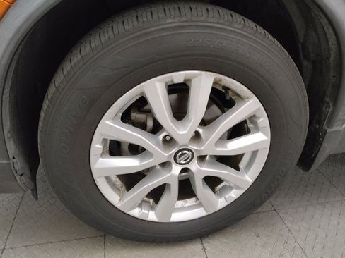 Used 2020 Nissan Rogue SV FWD image 31