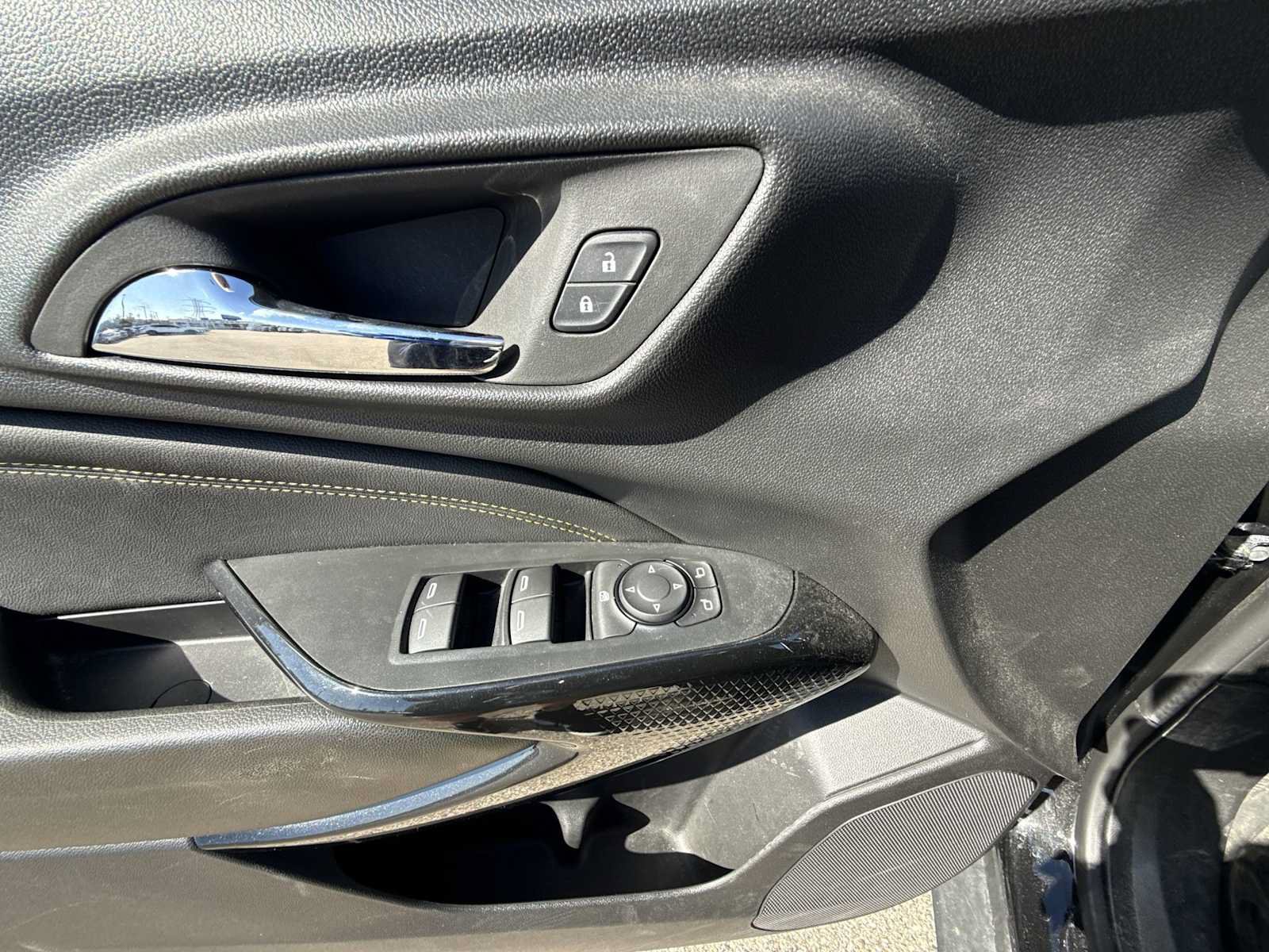 Certified 2024 Chevrolet Trax LT w/ Sunroof Package FWD image 22
