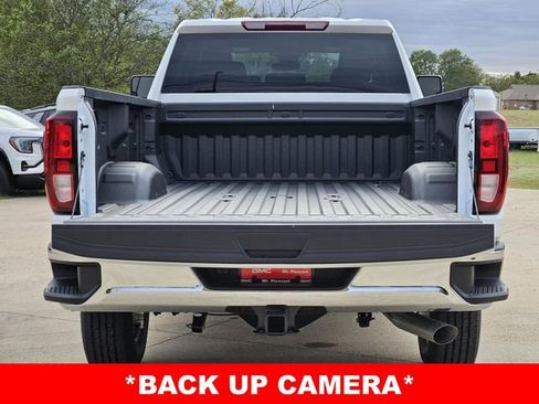 New 2026 GMC Sierra 2500 Pro image 8