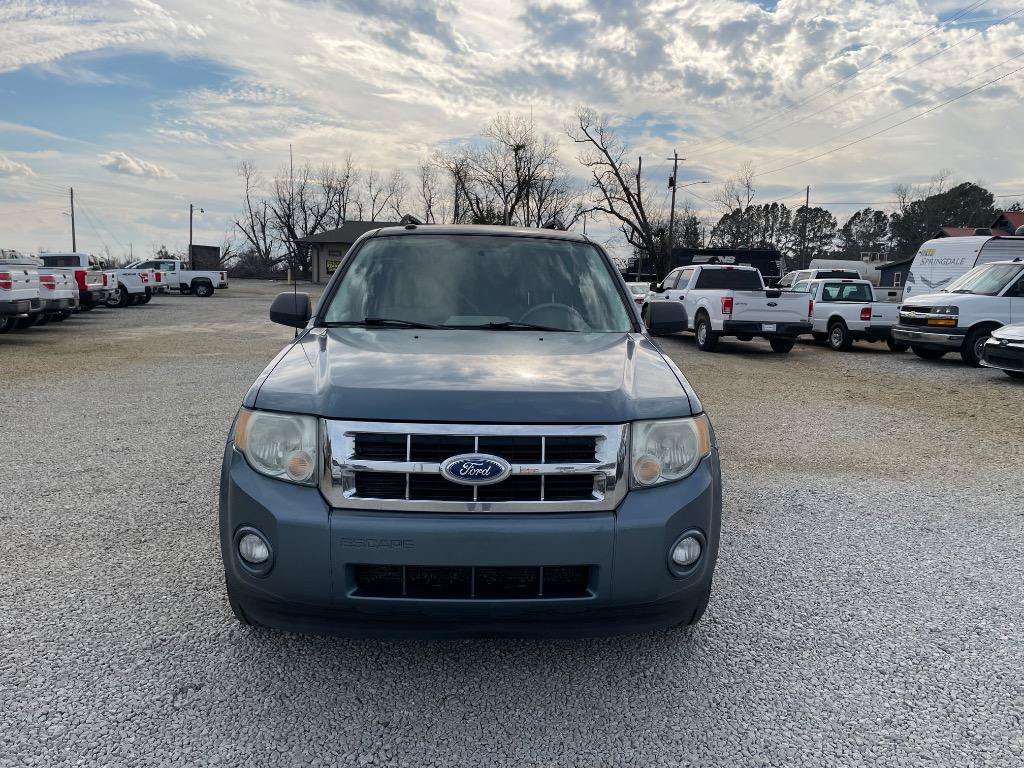 Used 2011 Ford Escape XLT FWD image 2