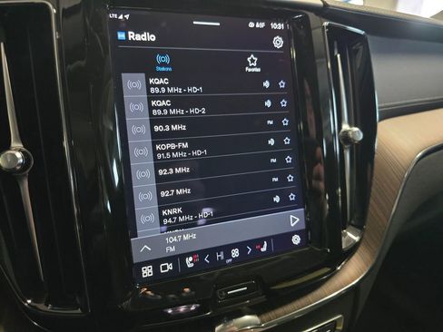 Certified 2023 Volvo C40 P8 Recharge Ultimate w/ Protection Package Premier image 60