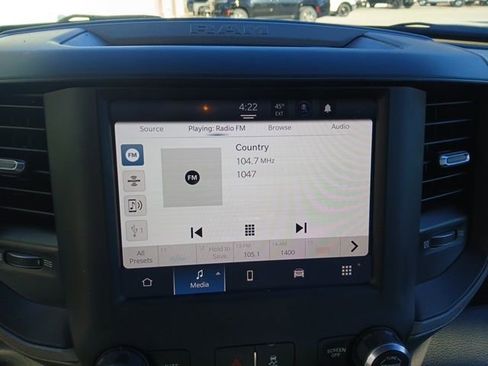 Used 2024 RAM 2500 Tradesman w/ Chrome Appearance Group image 32