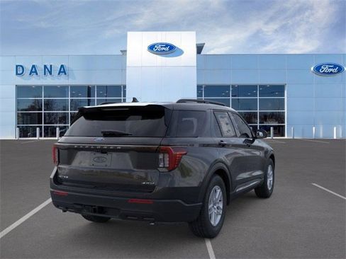New 2025 Ford Explorer Active image 8