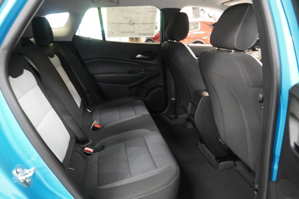 New 2026 Chevrolet Trax LS w/ LS Convenience Package FWD image 27