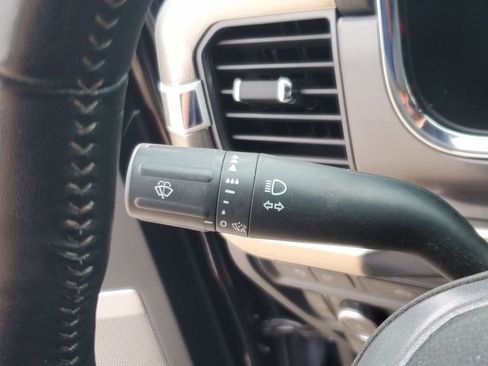 Used 2023 Ford F150 Lariat w/ Trailer Tow Package image 28