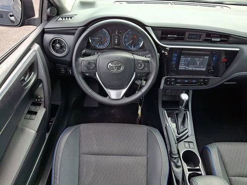 Used 2018 Toyota Corolla SE FWD image 11