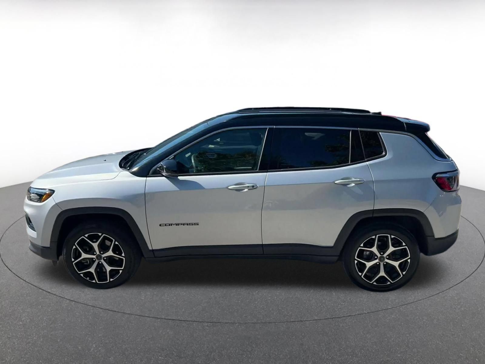 Used 2025 Jeep Compass Limited AWD/4WD image 8