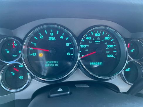 Used 2007 Chevrolet Silverado 1500 LT w/ 1LT Convenience Package AWD/4WD image 18