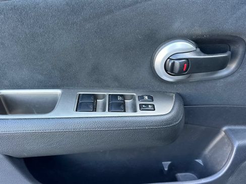 Used 2010 Nissan Versa 1.8 S w/ PWR Plus Pkg FWD image 13