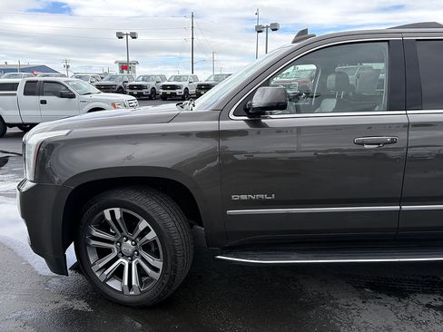 Used 2019 GMC Yukon XL Denali w/ Open Road Package AWD/4WD image 12