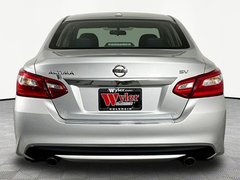 Used 2016 Nissan Altima 2.5 SV FWD image 5