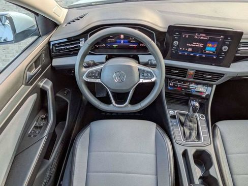 Certified 2026 Volkswagen Jetta SE FWD image 15