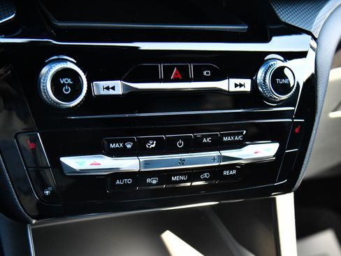 Used 2023 Ford Explorer ST-Line w/ Class IV Trailer Tow Package image 31