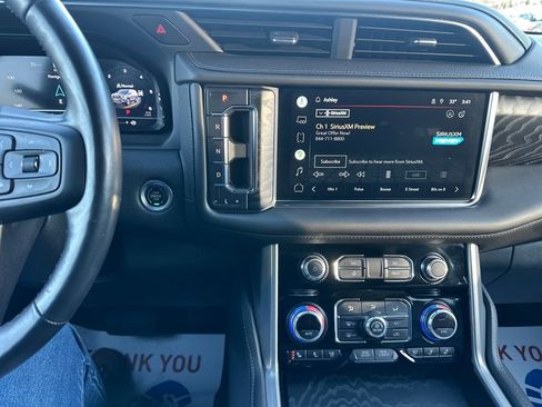 Used 2022 GMC Yukon XL Denali image 21