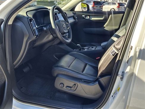 Certified 2023 Volvo XC40 B5 Core w/ Protection Package Premier image 15