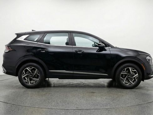 Used 2025 Kia Sportage LX image 11
