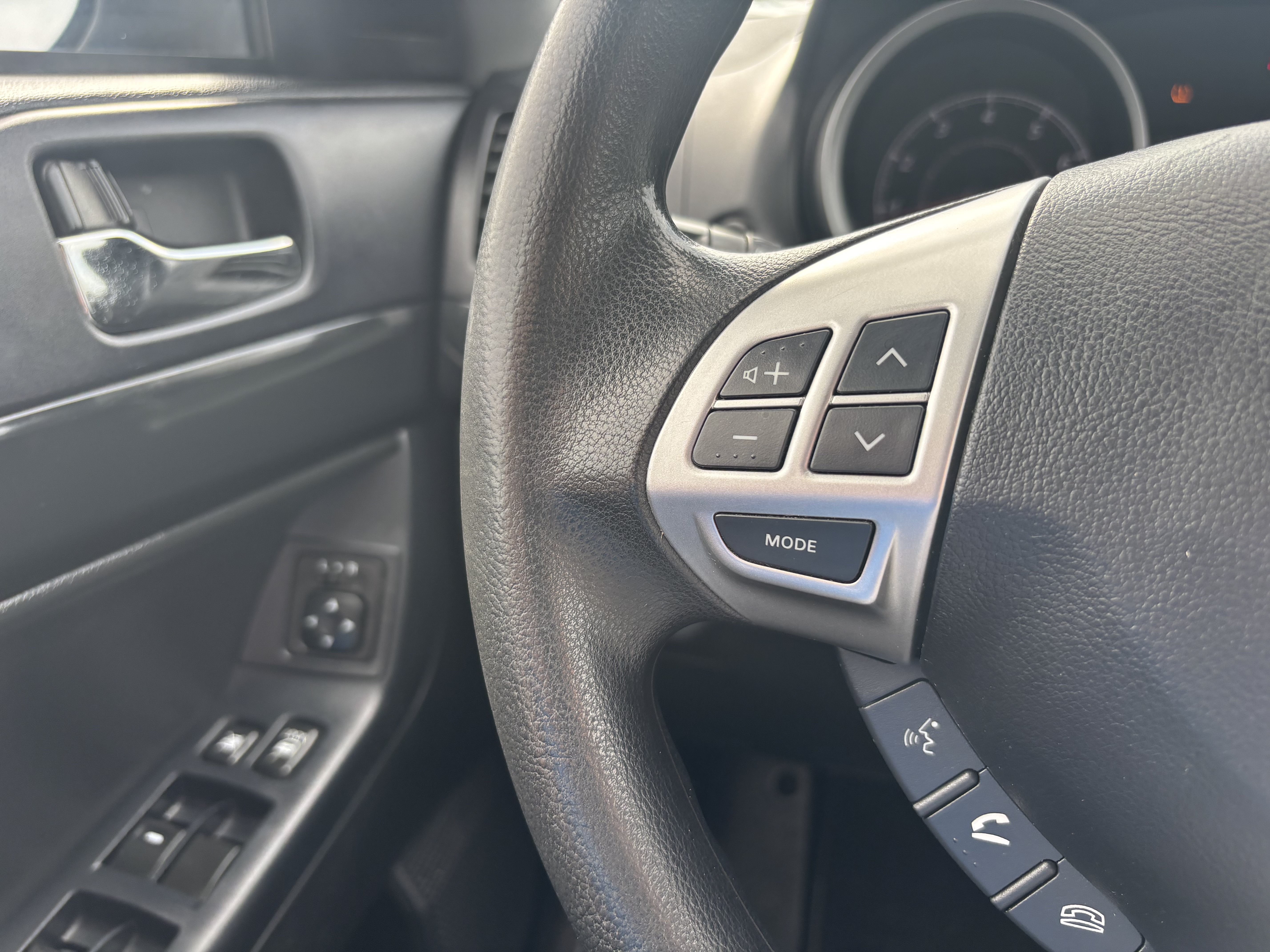 Used 2017 Mitsubishi Lancer ES FWD image 18