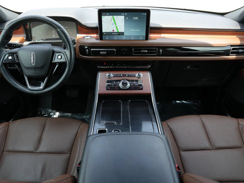 Used 2023 Lincoln Aviator Reserve RWD image 8