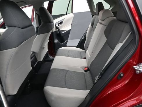 Used 2020 Toyota RAV4 XLE FWD image 15