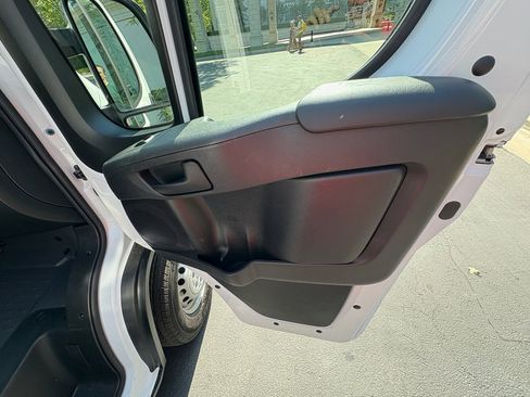 Used 2025 RAM ProMaster 2500 w/ Convenience Group image 21