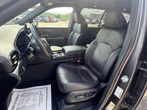 Used 2025 Honda Pilot Black Edition image 15
