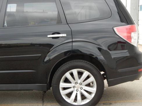 Used 2011 Subaru Forester 2.5X Premium w/ All-Weather Pkg image 12